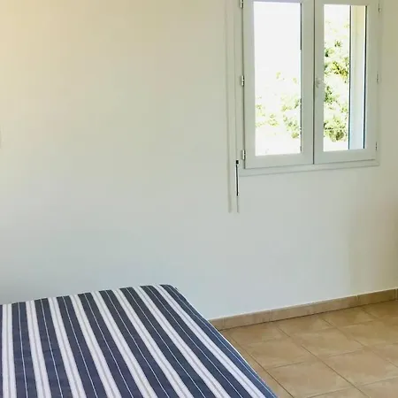 Bel Dans à La Campagne Proche D’ajaccio *