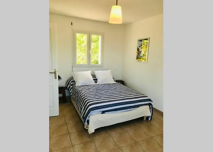 Bel Dans à La Campagne Proche D’ajaccio *