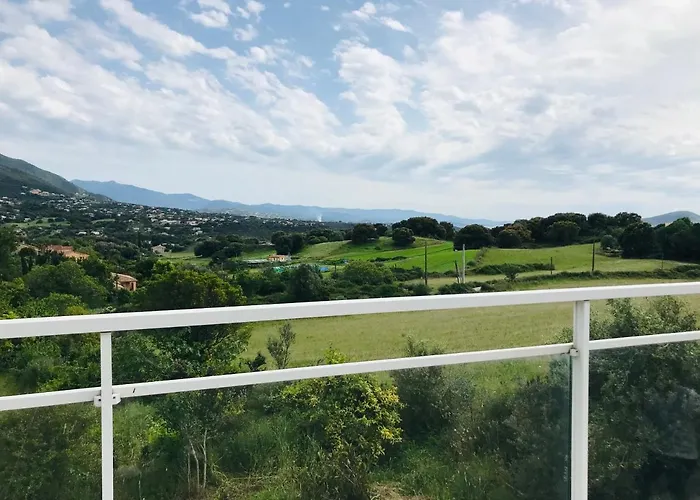 Bel Dans à La Campagne Proche D’ajaccio *